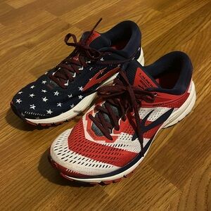 Women’s Brooks Launch 5 Running Shoes American Flag 4th Of July Size 10.5